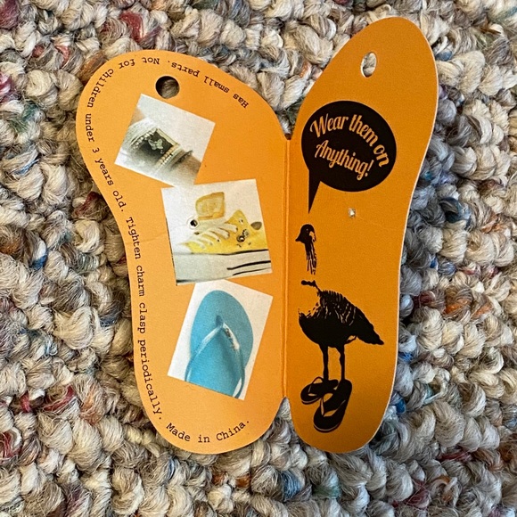 Island Sole Hawaii Exclusive Hibiscus Flower Flip Flop Charm - Picture 3 of 3